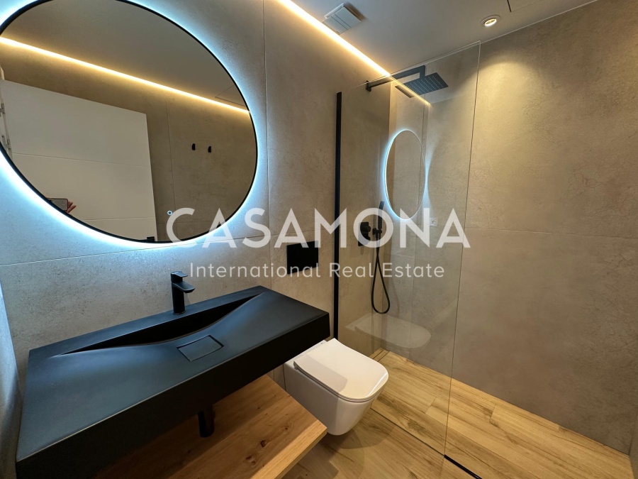 SOLD Luxurious apartment with panoramic views of the Sagrada Familia skyline.