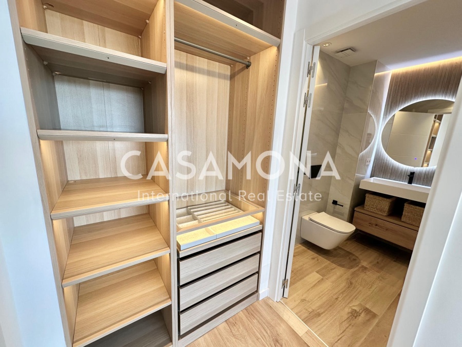 SOLD Luxurious apartment with panoramic views of the Sagrada Familia skyline.