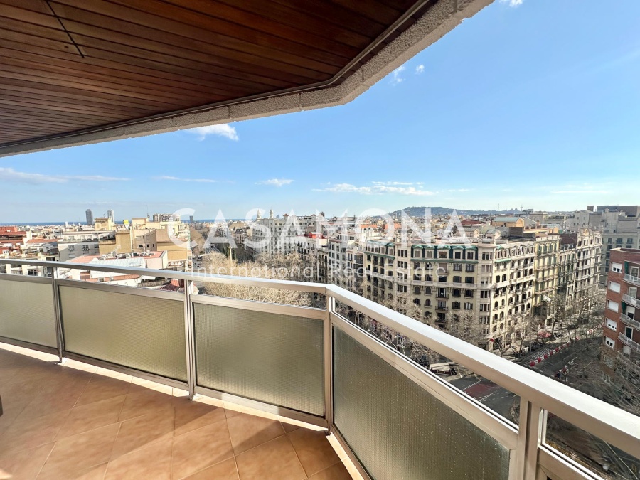 VENDIDO Lujoso apartamento con vistas panorámicas al horizonte de la Sagrada Familia VENDIDO Lujoso apartamento con vistas panorámicas al horizonte de la Sagrada Familia
