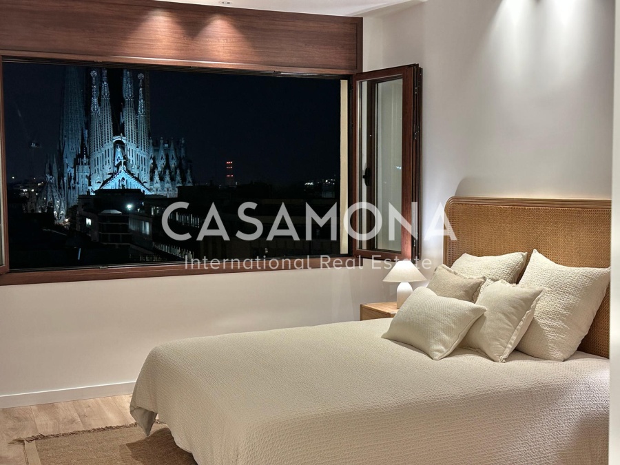SOLD Luxurious apartment with panoramic views of the Sagrada Familia skyline.