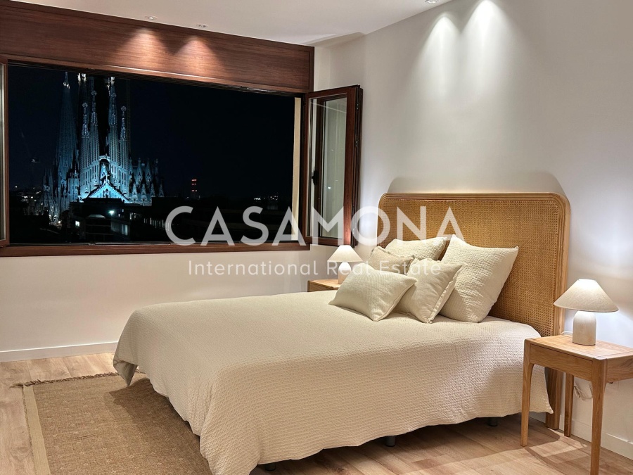 SOLD Luxurious apartment with panoramic views of the Sagrada Familia skyline.
