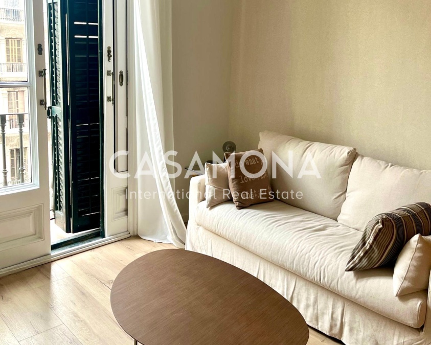 Bright 1 Bedroom Apartment with a Balcony on Rambla de Catalunya