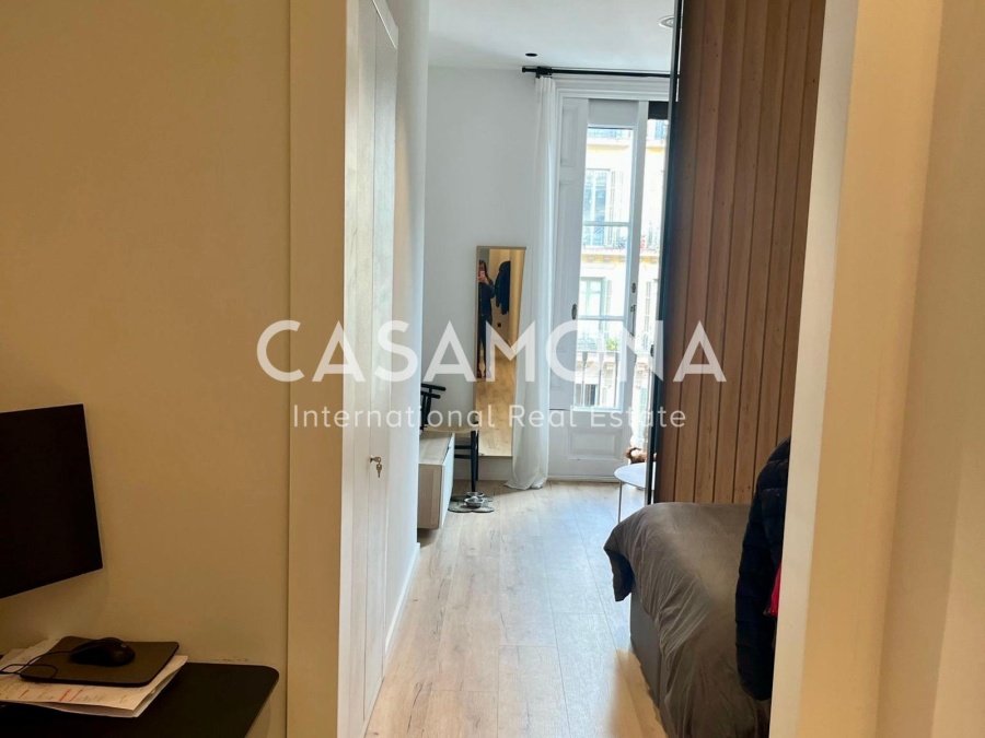 Licht appartement met 1 slaapkamer en een balkon aan de Rambla de Catalunya