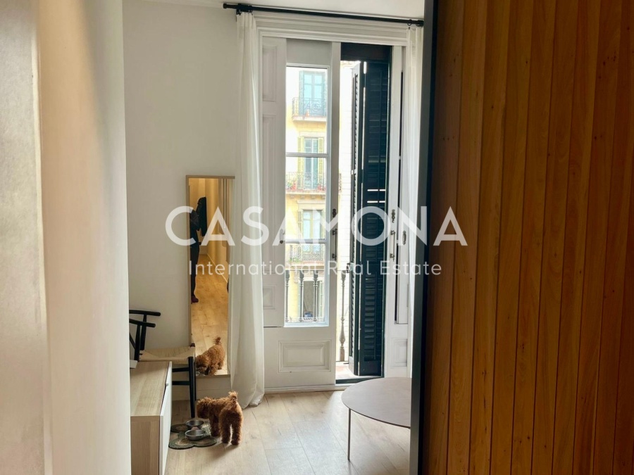 Bright 1 Bedroom Apartment with a Balcony on Rambla de Catalunya