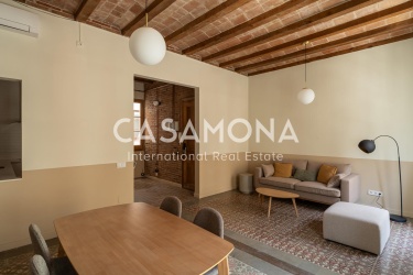 Apartament modern de 3 dormitoris amb balcons a Gràcia