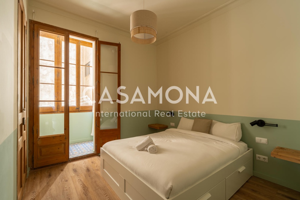 Apartament modern de 3 dormitoris amb balcons a Gràcia