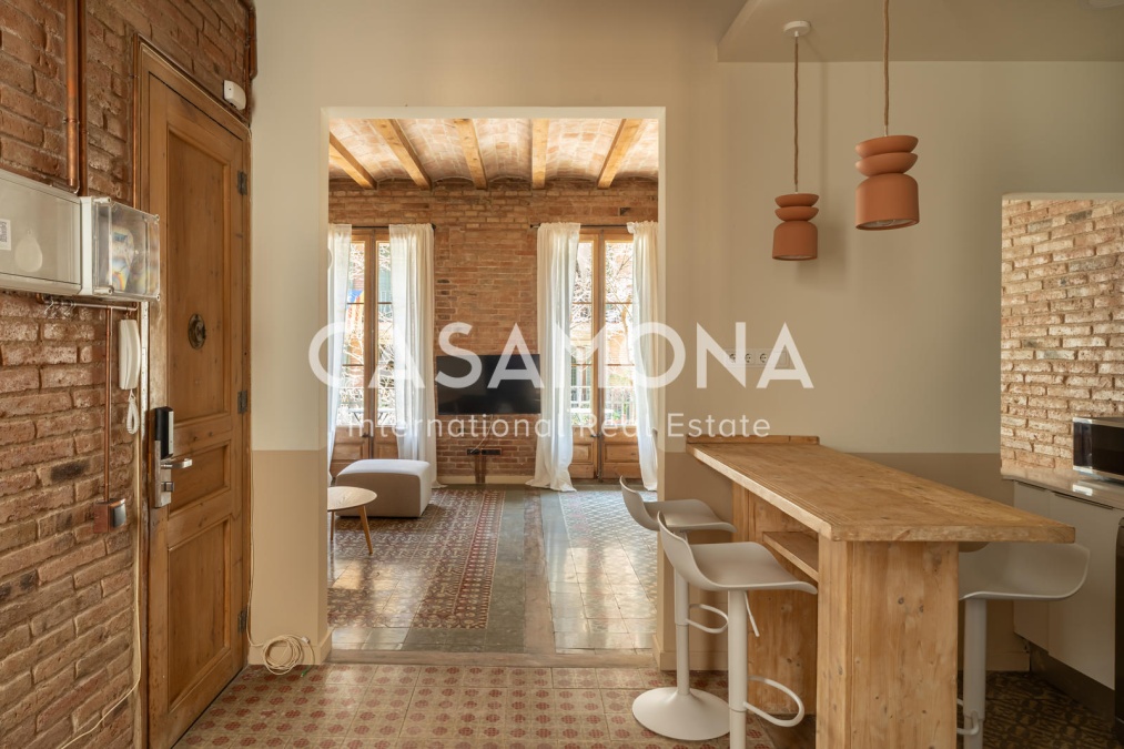 Apartament modern de 3 dormitoris amb balcons a Gràcia