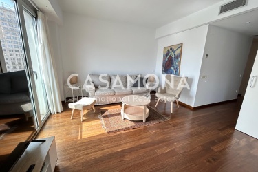 Bright Two Bedroom Apartment with Balconies and Elevator near Passeig de Gracia