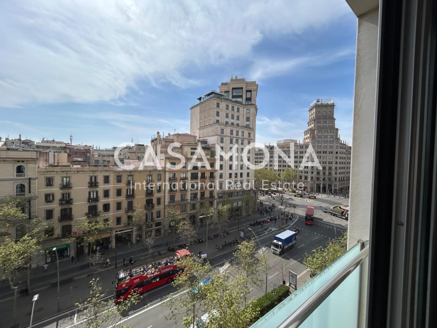 Lys to-roms leilighet med balkonger og heis i nærheten av Passeig de Gracia