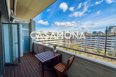 3-Bedroom Apartment with Rooftop Terrace and Sea Views in Poblenou