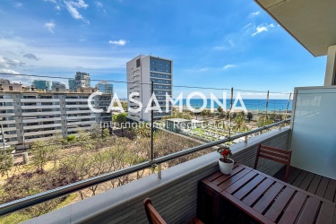 3-Bedroom Apartment with Rooftop Terrace and Sea Views in Poblenou