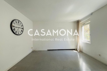 Appartement lumineux de 3 chambres avec un énorme potentiel de rénovation