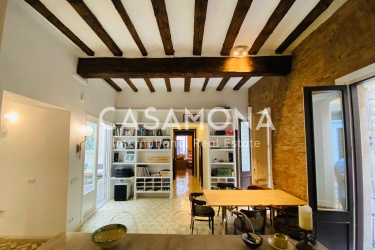 Elegant Catalan Style Apartment Inside A Historic Palace In El Gotico