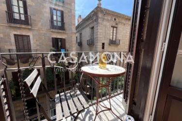Elegant Catalan Style Apartment Inside A Historic Palace In El Gotico