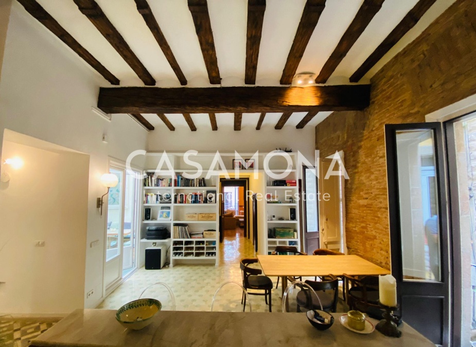 Appartement de style catalan élégant dans un palais historique à El Gotico