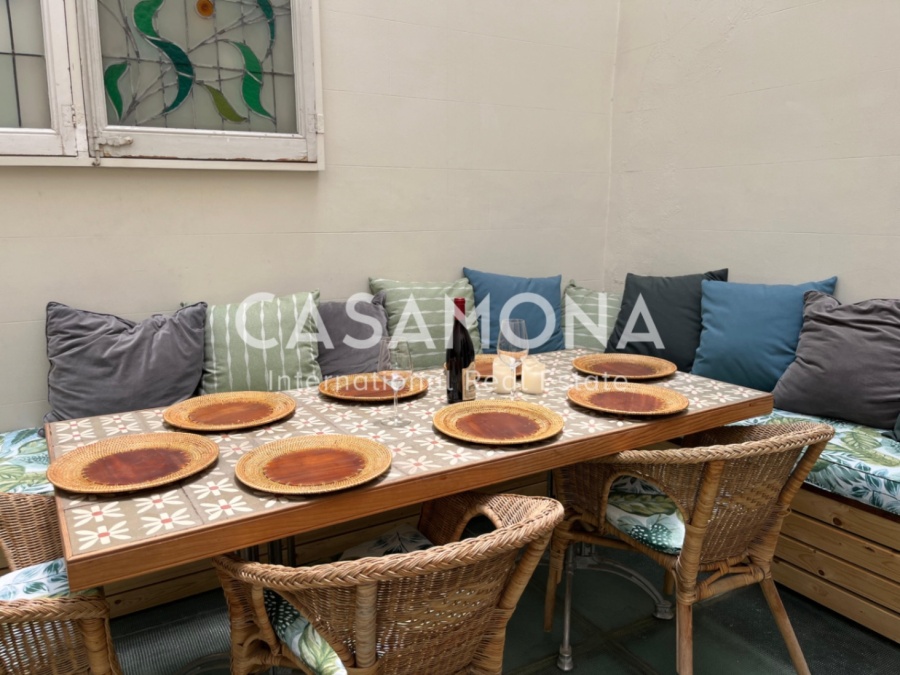 (SOLD) Elegant Catalan Style Apartment Inside A Historic Palace In El Gotico (SOLD) Elegant Catalan Style Apartment Inside A Historic Palace In El Gotico