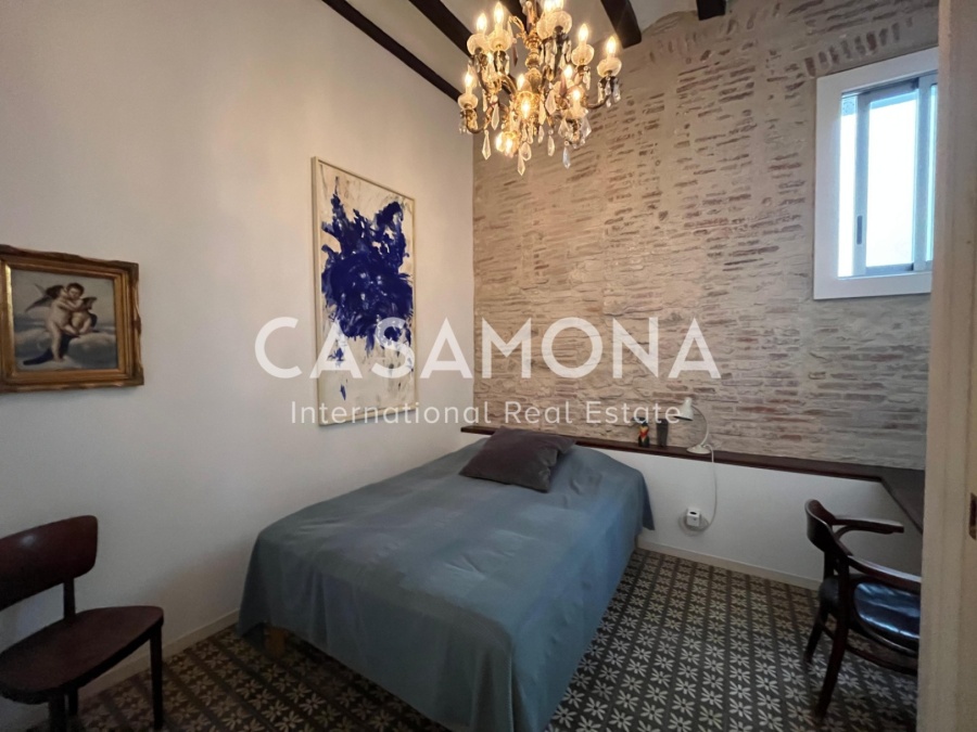 (SOLD) Elegant Catalan Style Apartment Inside A Historic Palace In El Gotico (SOLD) Elegant Catalan Style Apartment Inside A Historic Palace In El Gotico
