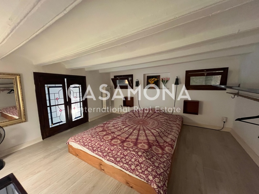 Appartement de style catalan élégant dans un palais historique à El Gotico