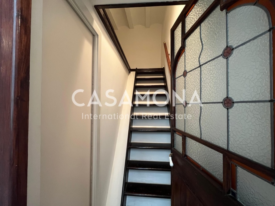 (SOLD) Elegant Catalan Style Apartment Inside A Historic Palace In El Gotico (SOLD) Elegant Catalan Style Apartment Inside A Historic Palace In El Gotico