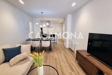 Modernes, voll renoviertes Apartment mit Balkon in bester Lage in Poblenou
