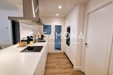 Modernes, voll renoviertes Apartment mit Balkon in bester Lage in Poblenou