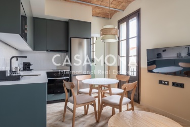 Bright and Fully Renovated 2-Bedroom Apartment In Poble Nou