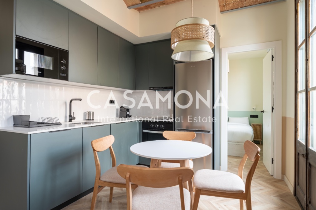 Apartament Lluminós i Totalment Renovat de 2 Habitacions al Poblenou