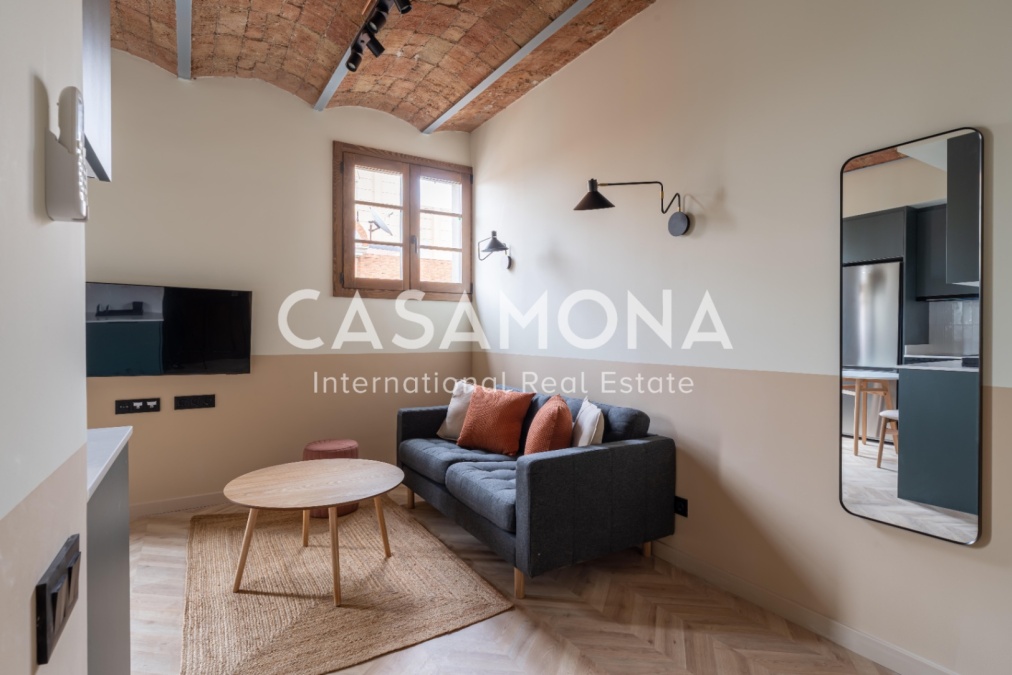 Apartament Lluminós i Totalment Renovat de 2 Habitacions al Poblenou