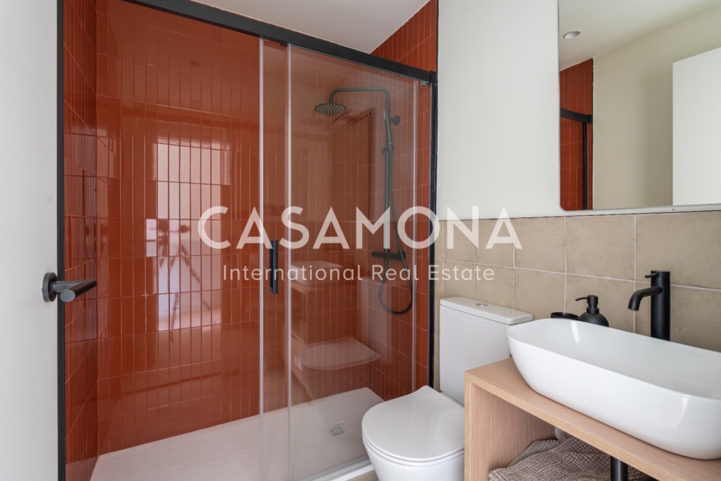 Apartament Lluminós i Totalment Renovat de 2 Habitacions al Poblenou