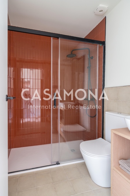 Bright and Fully Renovated 2-Bedroom Apartment In Poble Nou Bright and Fully Renovated 2-Bedroom Apartment In Poble Nou