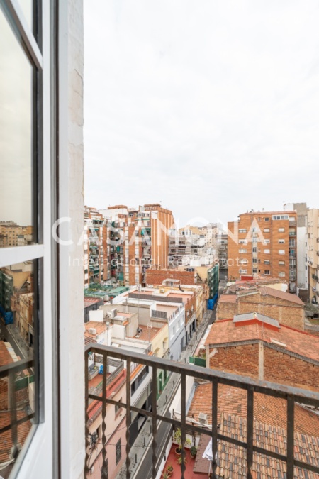 Luminoso y totalmente renovado apartamento de 3 dormitorios en Poble Nou Luminoso y totalmente renovado apartamento de 3 dormitorios en Poble Nou