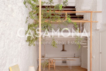 Designer Loft Studio with Architectural Charm in El Born