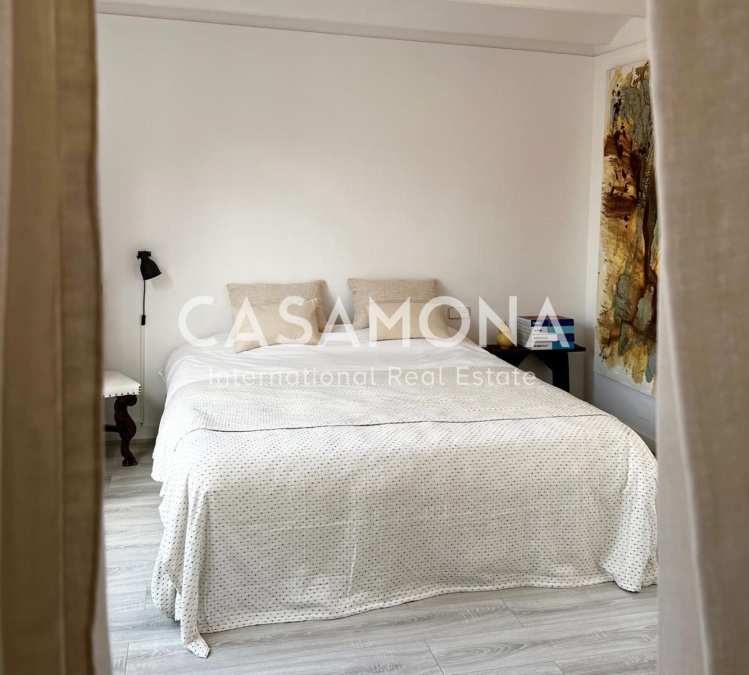 Àtic increïble amb vistes a Barcelona i una enorme terrassa privada Àtic increïble amb vistes a Barcelona i una enorme terrassa privada