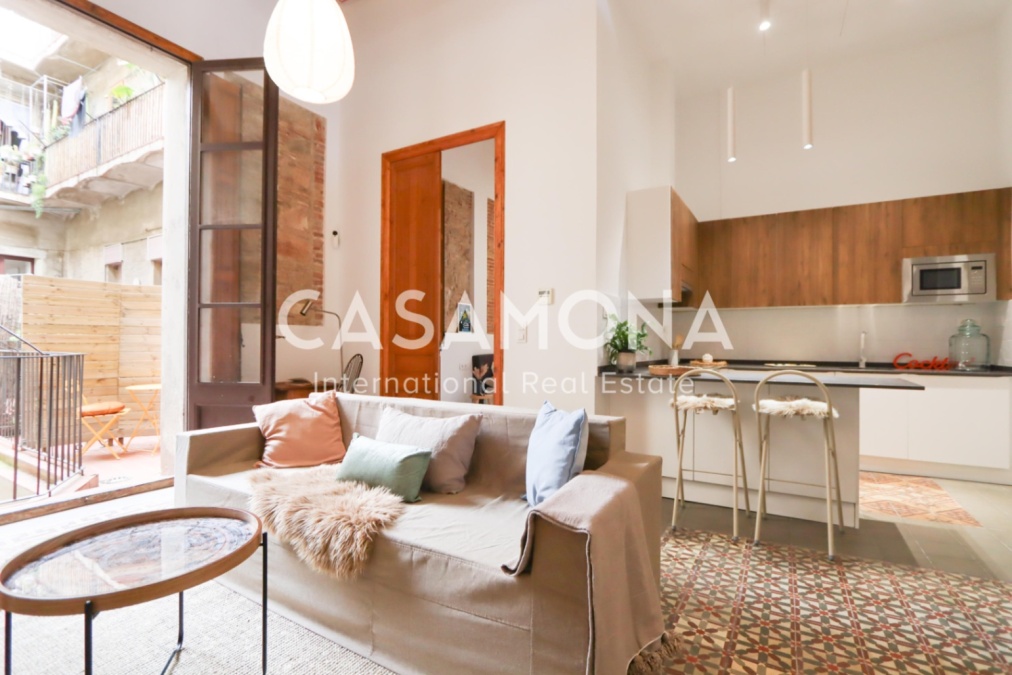 Apartament de Disseny amb 2 Dormitoris al Barri Gòtic amb Sostres Alts i Terrassa Privada Apartament de Disseny amb 2 Dormitoris al Barri Gòtic amb Sostres Alts i Terrassa Privada