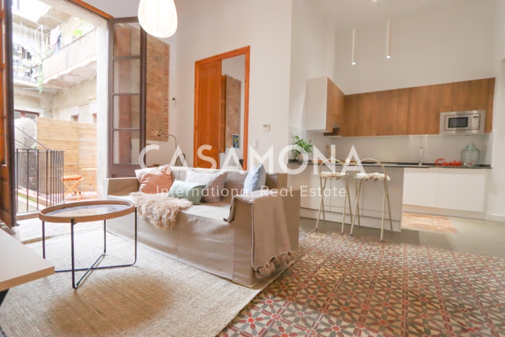 Appartement de Designer de 2 Chambres dans le Quartier Gothique avec Hauts Plafonds et Terrasse Privée Appartement de Designer de 2 Chambres dans le Quartier Gothique avec Hauts Plafonds et Terrasse Privée
