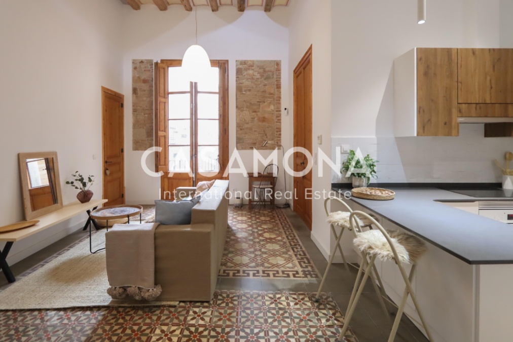 Appartement de Designer de 2 Chambres dans le Quartier Gothique avec Hauts Plafonds et Terrasse Privée Appartement de Designer de 2 Chambres dans le Quartier Gothique avec Hauts Plafonds et Terrasse Privée