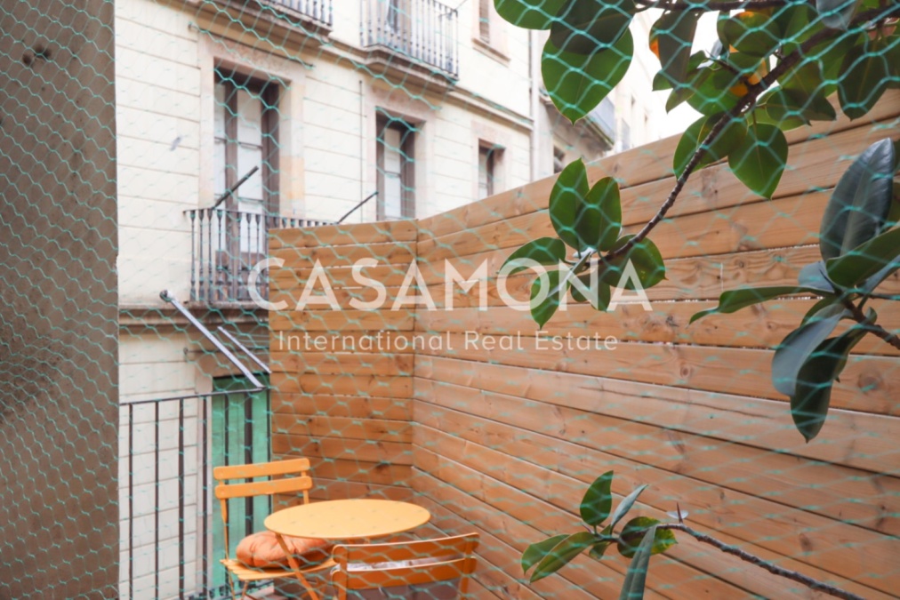 Appartement de Designer de 2 Chambres dans le Quartier Gothique avec Hauts Plafonds et Terrasse Privée Appartement de Designer de 2 Chambres dans le Quartier Gothique avec Hauts Plafonds et Terrasse Privée