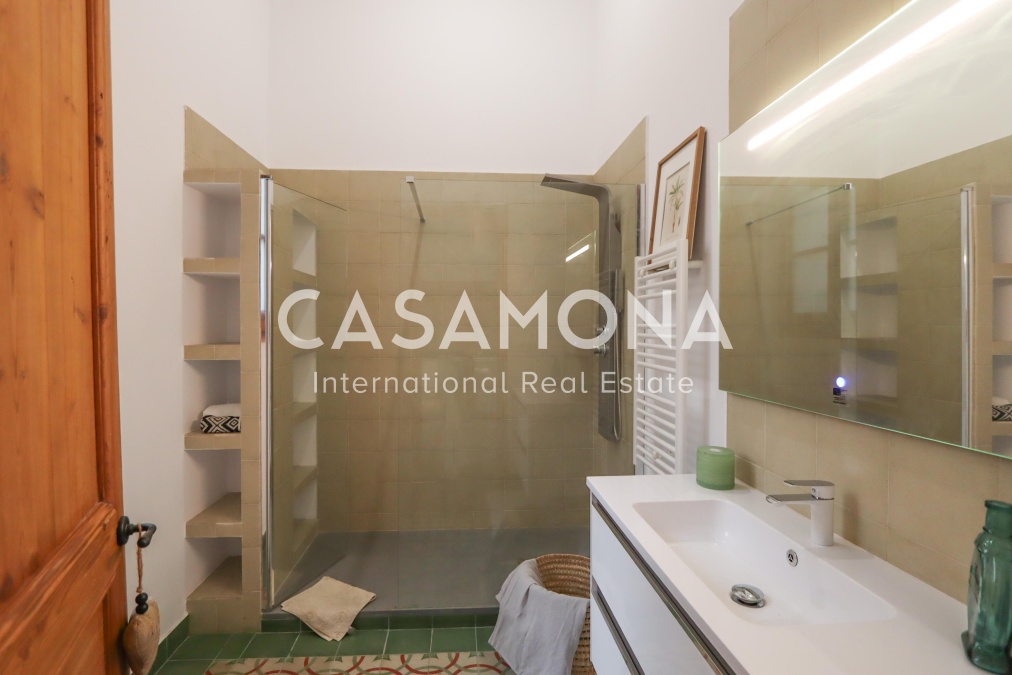 Apartament de Disseny amb 2 Dormitoris al Barri Gòtic amb Sostres Alts i Terrassa Privada Apartament de Disseny amb 2 Dormitoris al Barri Gòtic amb Sostres Alts i Terrassa Privada