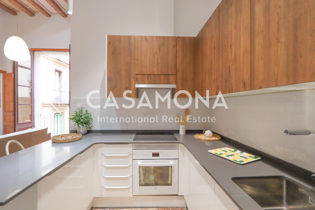 Apartament de Disseny amb 2 Dormitoris al Barri Gòtic amb Sostres Alts i Terrassa Privada Apartament de Disseny amb 2 Dormitoris al Barri Gòtic amb Sostres Alts i Terrassa Privada