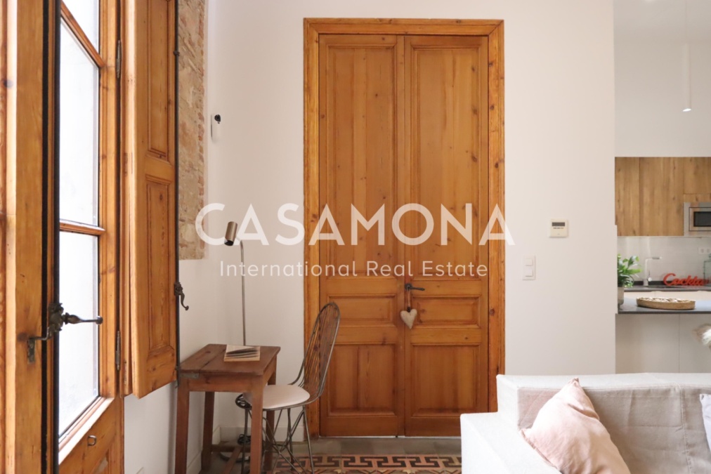 Appartement de Designer de 2 Chambres dans le Quartier Gothique avec Hauts Plafonds et Terrasse Privée Appartement de Designer de 2 Chambres dans le Quartier Gothique avec Hauts Plafonds et Terrasse Privée