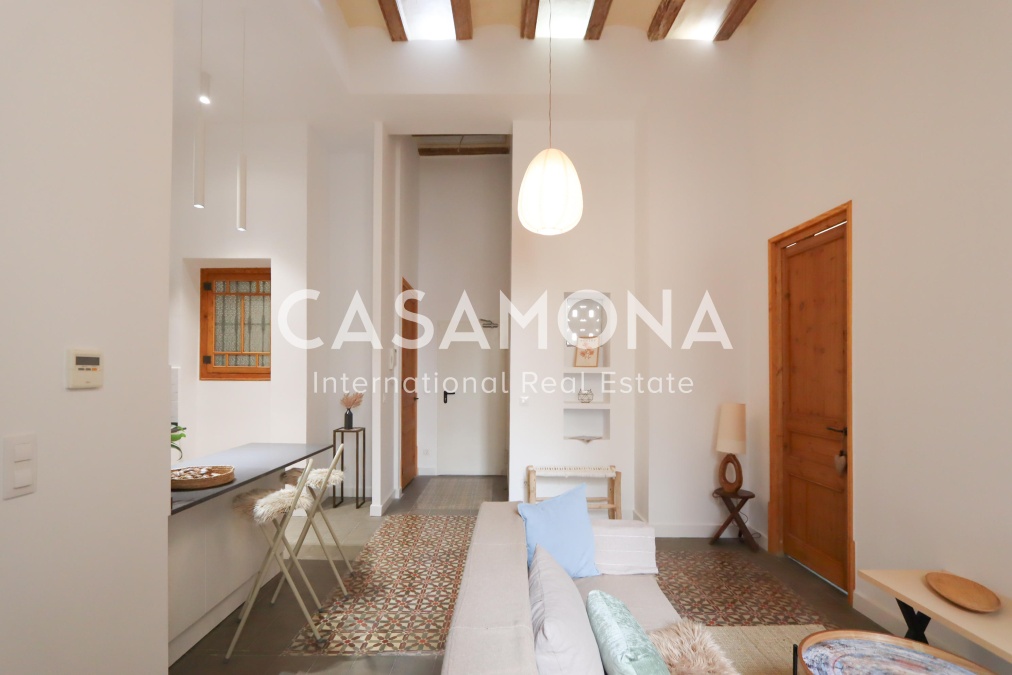 Appartement de Designer de 2 Chambres dans le Quartier Gothique avec Hauts Plafonds et Terrasse Privée Appartement de Designer de 2 Chambres dans le Quartier Gothique avec Hauts Plafonds et Terrasse Privée