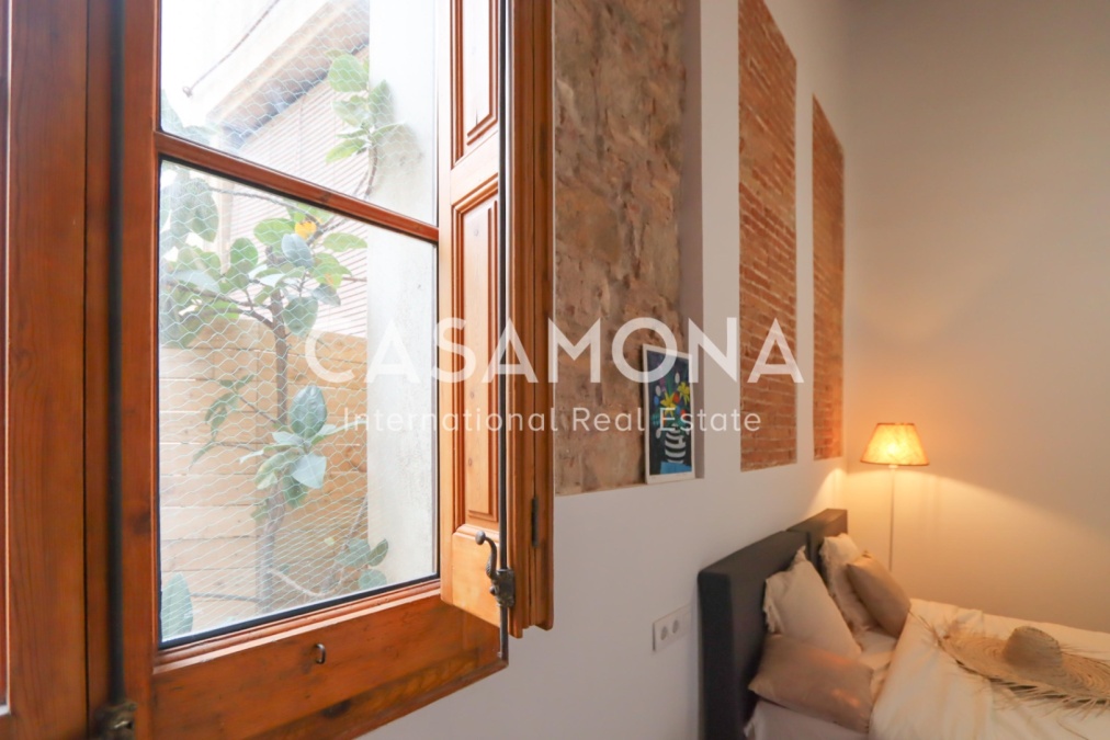 Appartement de Designer de 2 Chambres dans le Quartier Gothique avec Hauts Plafonds et Terrasse Privée Appartement de Designer de 2 Chambres dans le Quartier Gothique avec Hauts Plafonds et Terrasse Privée