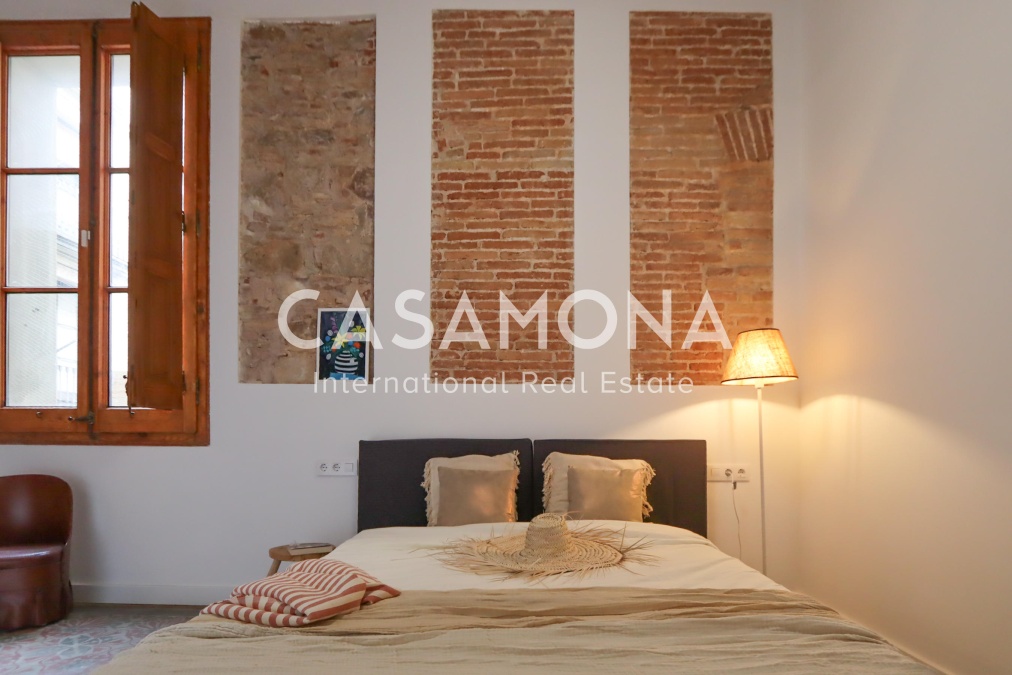 Appartement de Designer de 2 Chambres dans le Quartier Gothique avec Hauts Plafonds et Terrasse Privée Appartement de Designer de 2 Chambres dans le Quartier Gothique avec Hauts Plafonds et Terrasse Privée