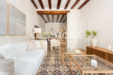 (SOLD) Newly Renovated 3 Bedroom Apartment With Traditional Catalan Features In El Born (SOLD) Newly Renovated 3 Bedroom Apartment With Traditional Catalan Features In El Born