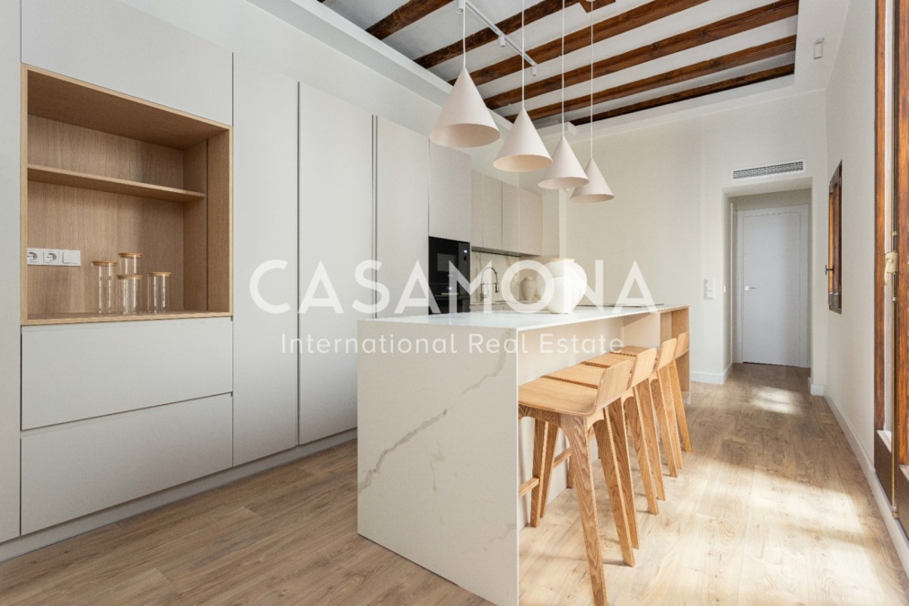 (VENUT) Apartament de 3 Dormitoris Recentment Renovado amb Elements Catalans Tradicionals a El Born