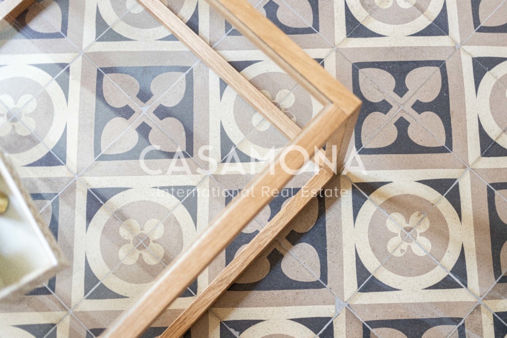 (VENDU) Appartement de 3 Chambres Entièrement Rénové avec Éléments Catalans Traditionnels à El Born (VENDU) Appartement de 3 Chambres Entièrement Rénové avec Éléments Catalans Traditionnels à El Born