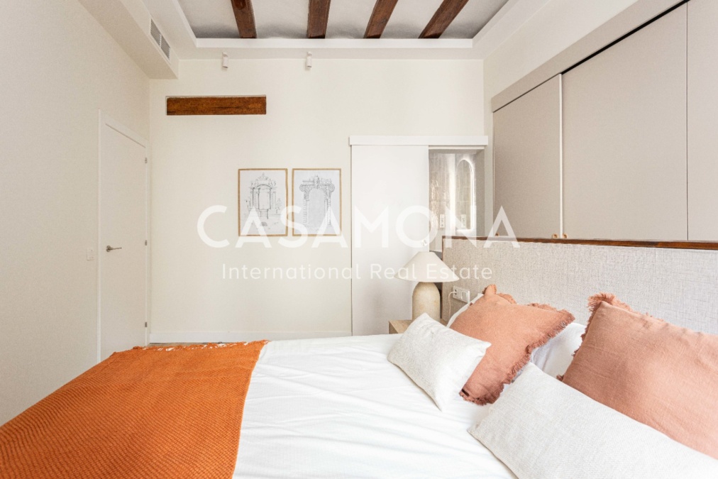 (VENDU) Appartement de 3 Chambres Entièrement Rénové avec Éléments Catalans Traditionnels à El Born (VENDU) Appartement de 3 Chambres Entièrement Rénové avec Éléments Catalans Traditionnels à El Born