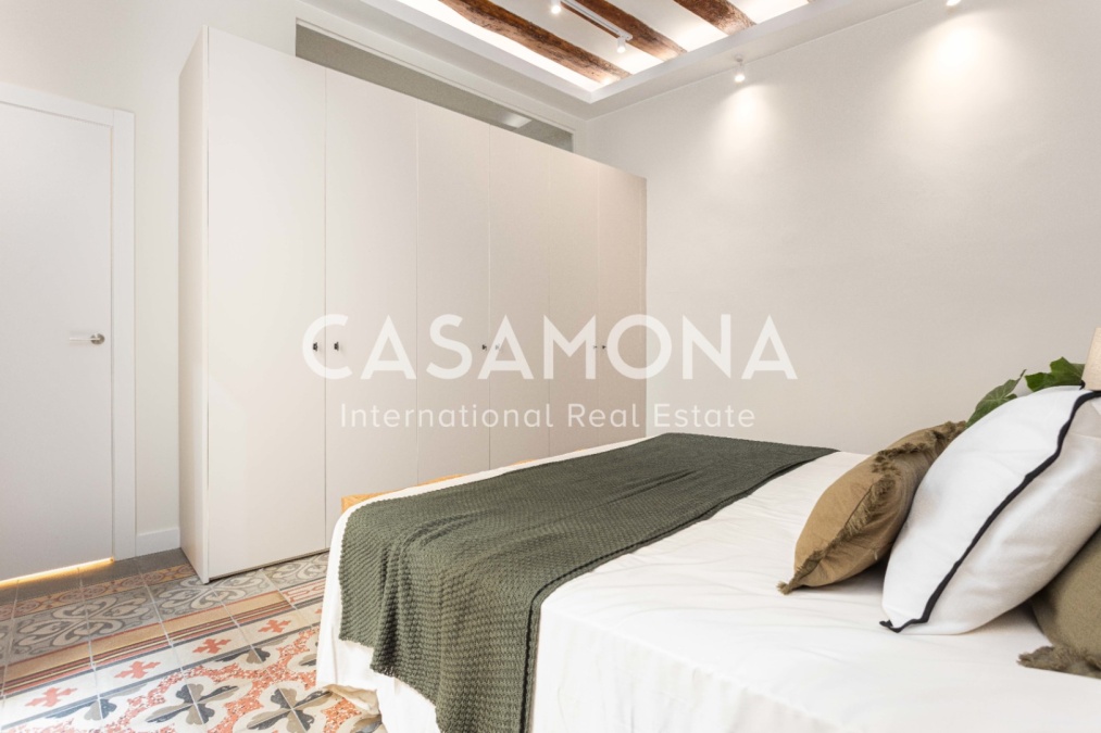 (VENDU) Appartement de 3 Chambres Entièrement Rénové avec Éléments Catalans Traditionnels à El Born (VENDU) Appartement de 3 Chambres Entièrement Rénové avec Éléments Catalans Traditionnels à El Born