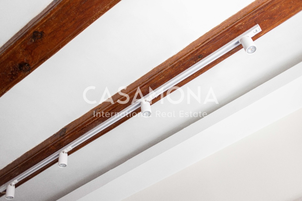 (VENDU) Appartement de 3 Chambres Entièrement Rénové avec Éléments Catalans Traditionnels à El Born (VENDU) Appartement de 3 Chambres Entièrement Rénové avec Éléments Catalans Traditionnels à El Born