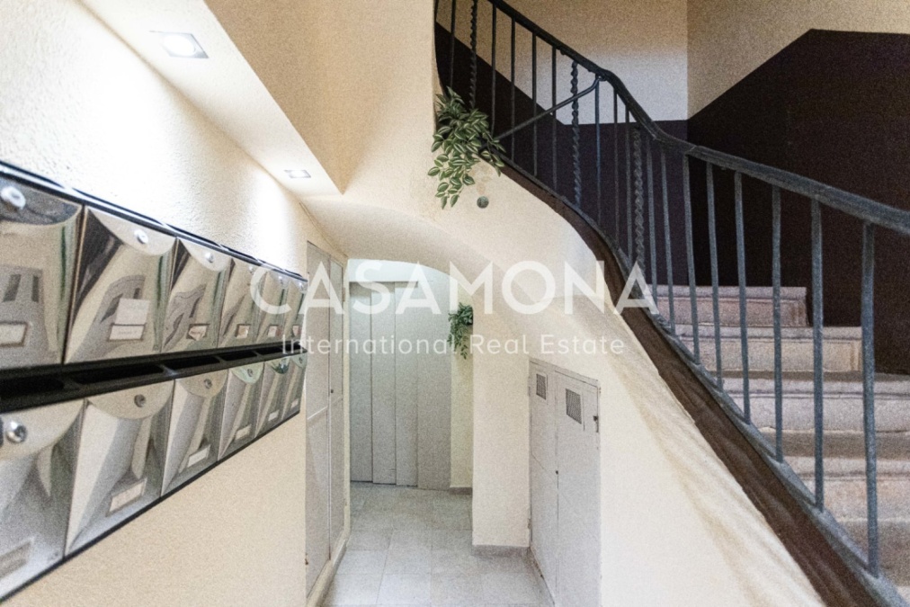 (VENUT) Apartament de 3 Dormitoris Recentment Renovado amb Elements Catalans Tradicionals a El Born